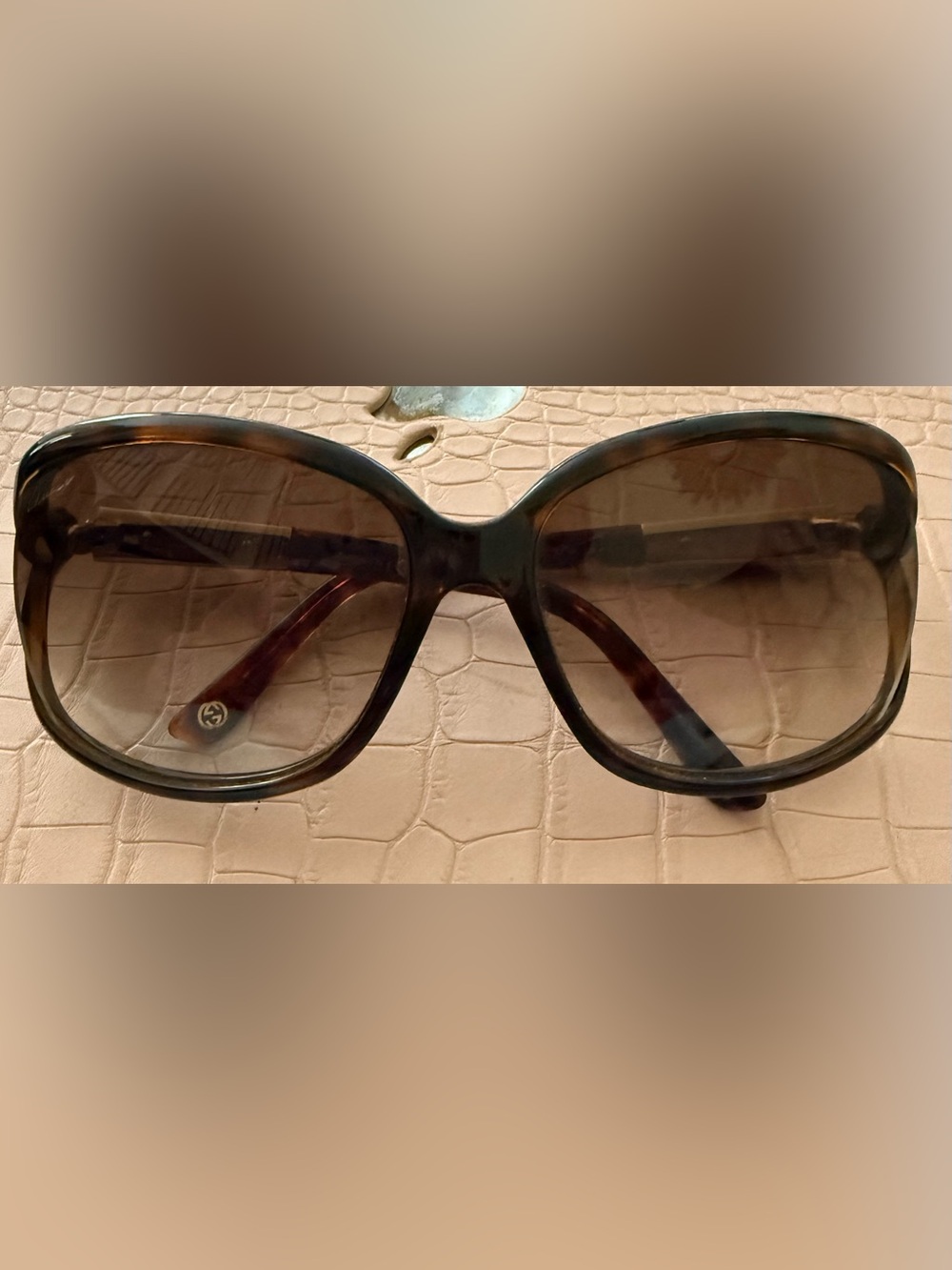 Women’s Gucci tortoise shell Gradient Sunglasses
